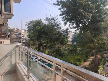Balcony in 3 BHK Builder Floor at Ansal Sushant Lok I, Sector 43 – for Rent