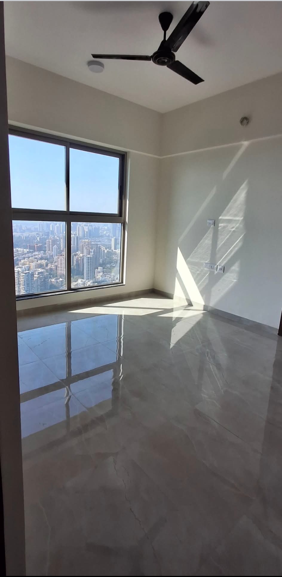 2 BHK Apartment For Rent in Sheth Irene