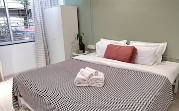 Pg For Rent in Model Colony