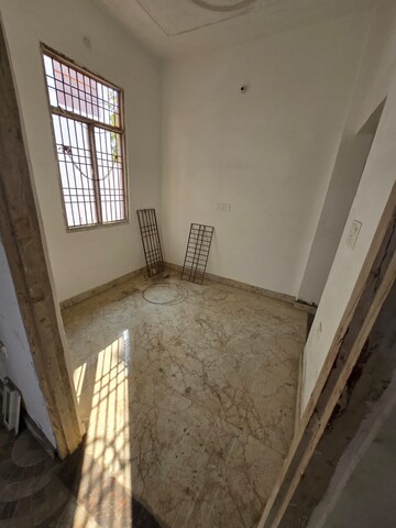 Room in 3 BHK Independent House at Sgpgi – for Sale