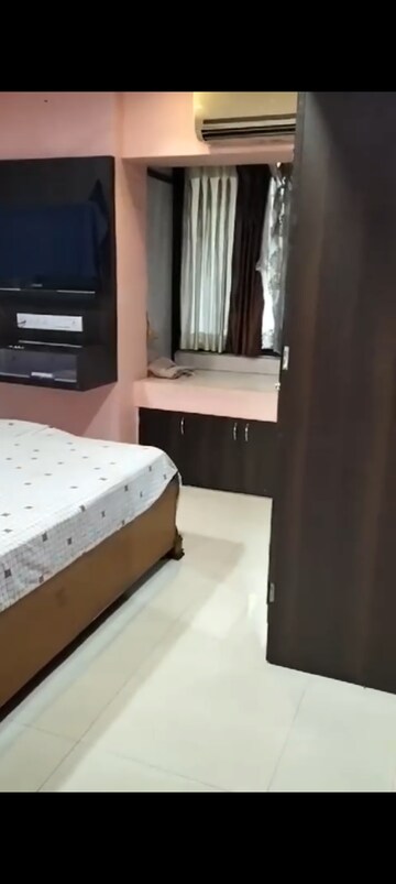 Bedroom in 2.5 BHK Apartment at Sai Siddhi Tower, Ghatkopar East – for Rent