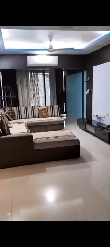 Bedroom in 2.5 BHK Apartment at Sai Siddhi Tower, Ghatkopar East – for Rent