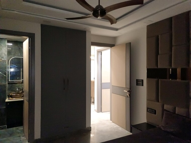 Room, deep vihar 4 Bedroom 1300 Sq.Ft. Builder Floor In Deep Vihar Delhi 8413928