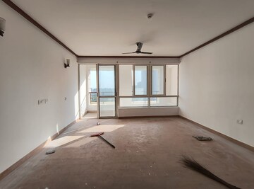 Room in 3.5 BHK Apartment at Jaypee Kalypso Court, Sector 128 – for Rent