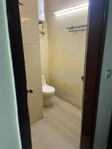 Bathroom in 1.5 BHK Builder Floor at Lajpat Nagar I – for Rent