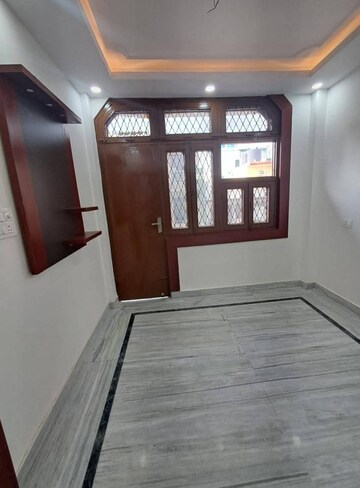 Room in 2 BHK Builder Floor at RWA Apartments Sector 41, Sector 41 – for Rent