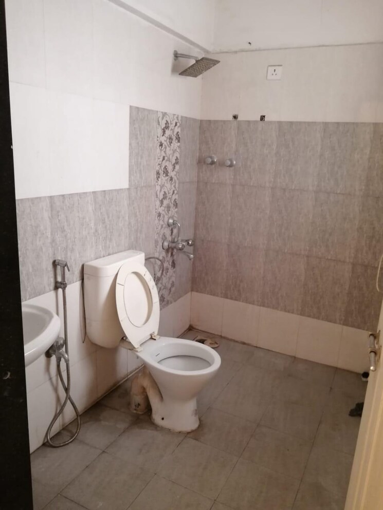 Bathroom, gk-shiv-sai-vishwa 2 Bedroom 980 Sq.Ft. Apartment In Pimple Saudagar Pune 8414018