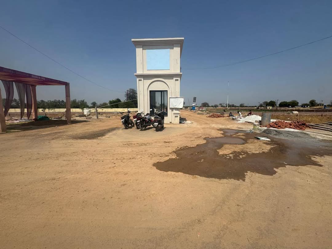 Plot For Sale in Anand Niketan