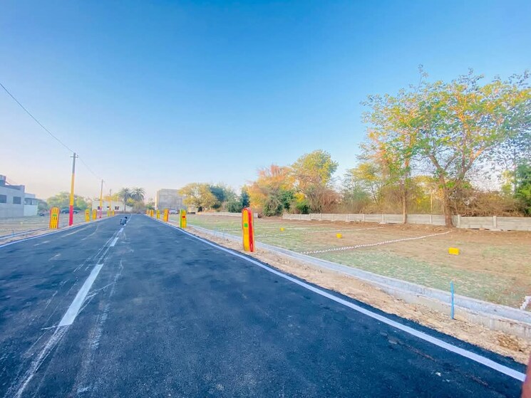 Garden, rsa-paradise-dream-city  80 Sq.Yd. Plot In Tilapta Greater Noida 8414061