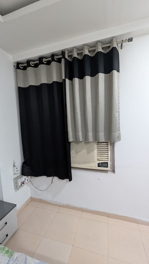 Bedroom in 3 BHK Builder Floor at RPS Palm Drive, Sector 88 – for Sale