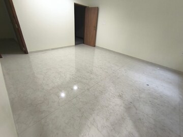 Room in 2 BHK Apartment at Rite Skyluxe, Chembur – for Rent