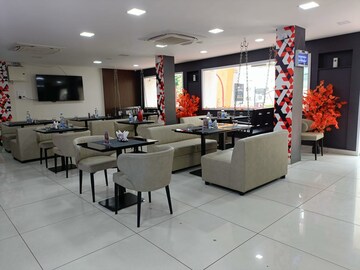 Team Area in  Showroom at Vadapalani – for Rent