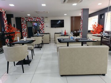 Team Area in  Showroom at Vadapalani – for Rent