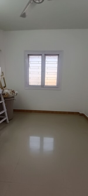 Room in 1 BHK Apartment at Sagar Avenue, Santacruz East – for Sale