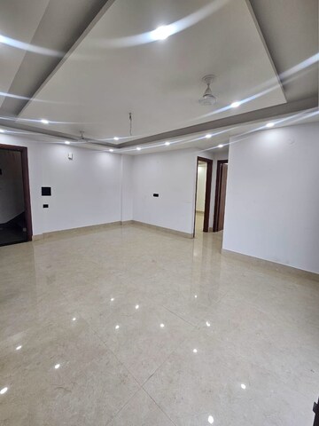 Room in 3 BHK Builder Floor at Palm Residency Chhatarpur, Chattarpur – for Rent