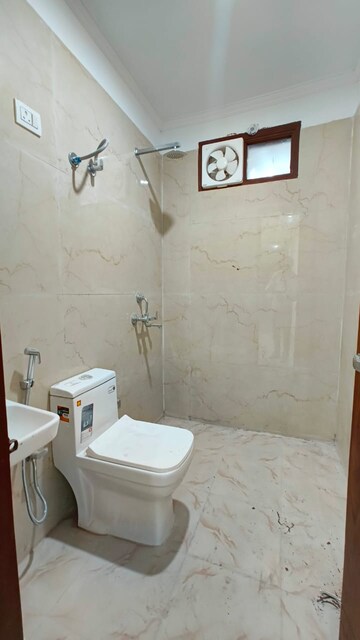 Master Bedroom in 2 BHK Builder Floor at Palm Residency Chhatarpur, Chattarpur – for Rent