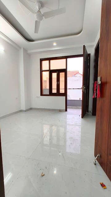 Room in 2 BHK Builder Floor at Palm Residency Chhatarpur, Chattarpur – for Rent