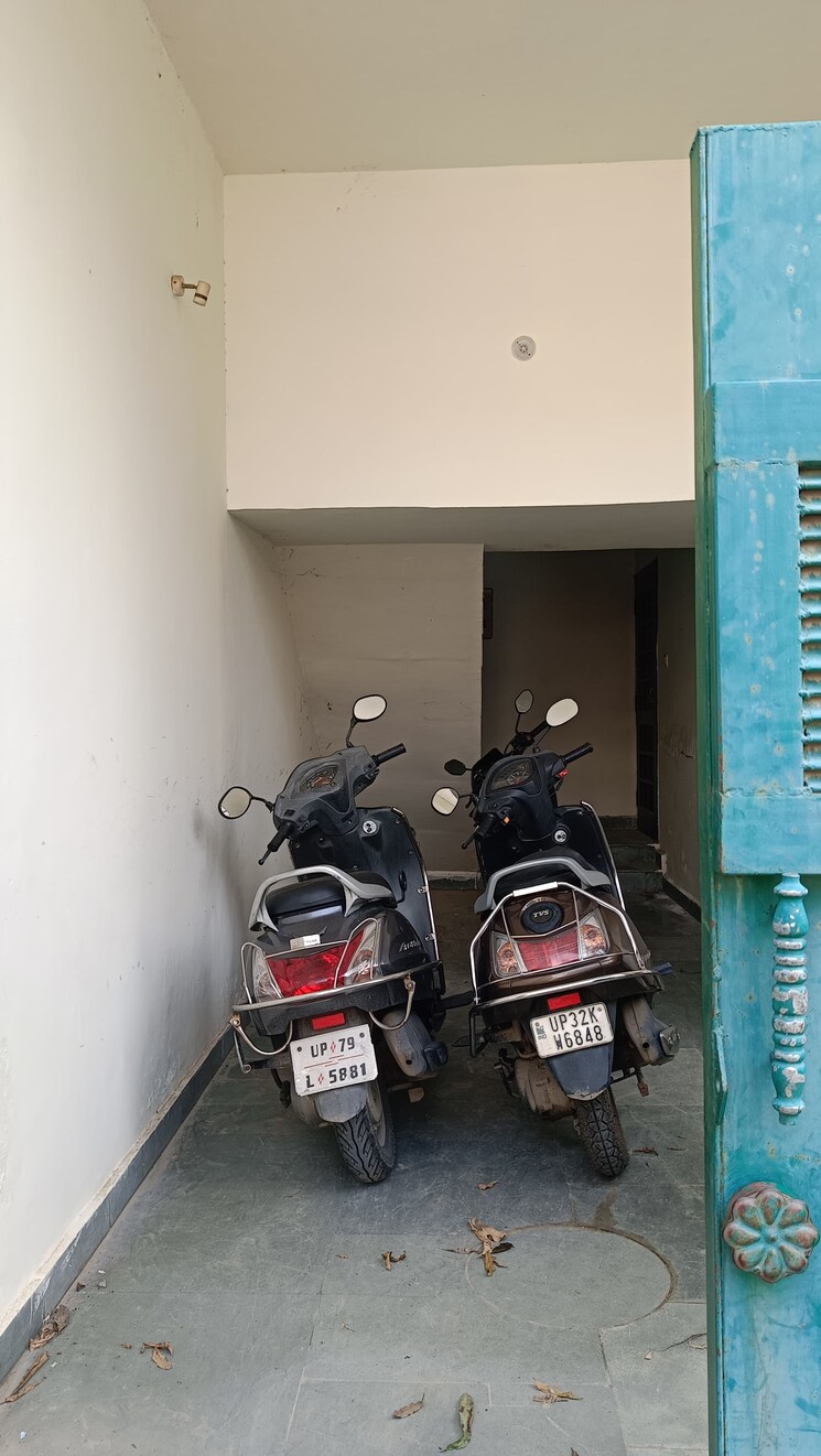  Parking, upavp-vrindavan-yojana 4 Bedroom 1744 Sq.Ft. Independent House In Vrindavan Yojna Lucknow 8414129