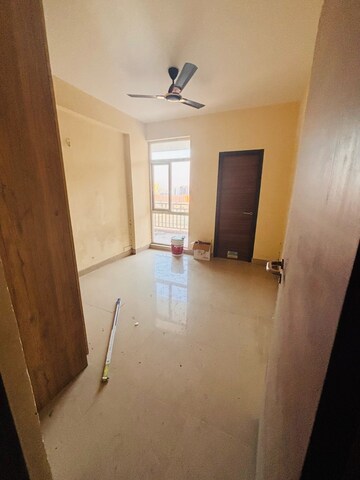 Room in 4 BHK Apartment at Ansal Height 86, Sector 86 – for Sale