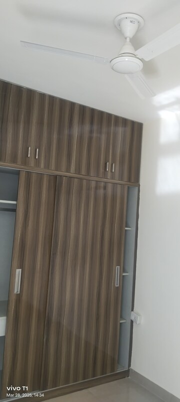 2 BHK Apartment For Rent in Shree Vardhman Mantra, Sector 67