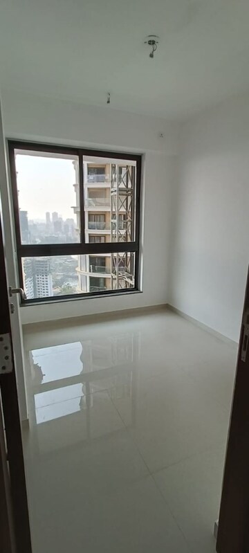 2 BHK Apartment For Rent in Omkar Signet, Malad East