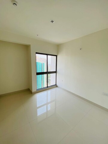 Room in 2 BHK Apartment at Lodha Casa Viva, Majiwada – for Sale