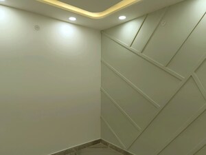 Furnished Amenities in 3 BHK Builder Floor at Deep Vihar – for Sale