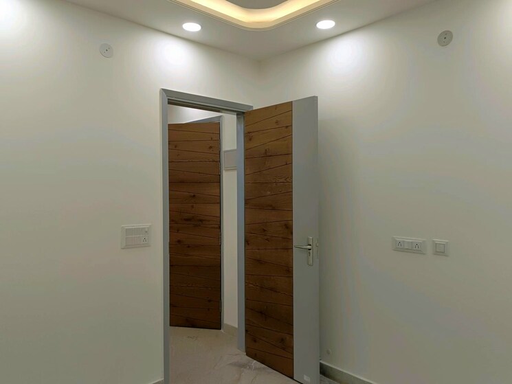 Room, deep vihar 3 Bedroom 850 Sq.Ft. Builder Floor In Deep Vihar Delhi 8414201