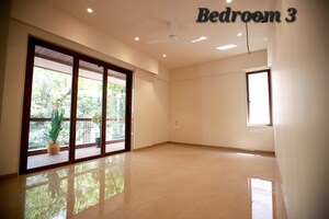 Room in 4 BHK Apartment at Union Park, Chembur – for Sale