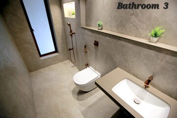 Bathroom in 4 BHK Apartment at Union Park, Chembur – for Sale