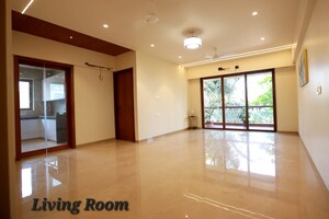 Room in 4 BHK Apartment at Union Park, Chembur – for Sale