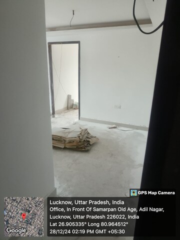 Room in 2 BHK Apartment at Adil Nagar – for Rent