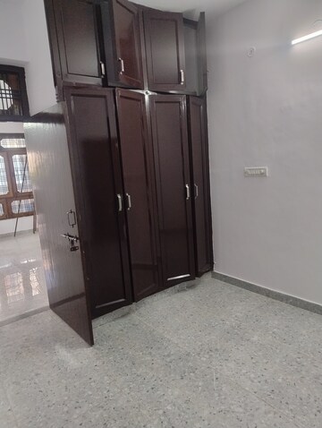 Furnished Amenities in 3 BHK Independent House at Vibhuti Khand – for Rent