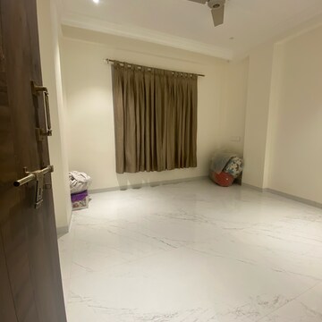 Room in 3.5 BHK Villa at Sahakar Nagar – for Rent
