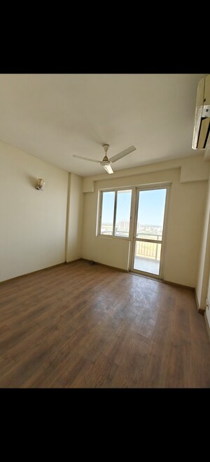 Room in 2 BHK Apartment at M3M Woodshire, Sector 107 – for Sale