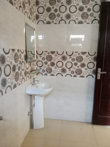 Bathroom in 2.5 BHK Builder Floor at Sector 18 – for Rent