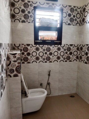 Bedroom in 2.5 BHK Builder Floor at Sector 18 – for Rent