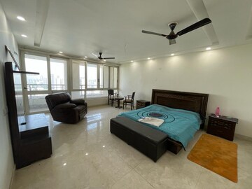 Living Room in 4 BHK Apartment at Jaypee Imperial Court, Sector 128 – for Rent
