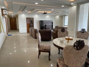 Master Bedroom in 4 BHK Apartment at Jaypee Imperial Court, Sector 128 – for Rent