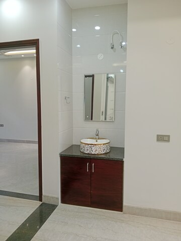 Bathroom in 3.5 BHK Builder Floor at Sector 18 – for Rent