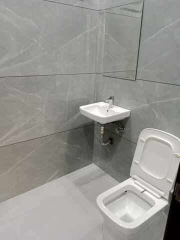 Bathroom in 3.5 BHK Builder Floor at Sector 18 – for Rent