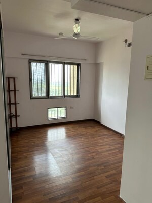 Room in 2.5 BHK Apartment at Lodha Casa Royale, Balkum Pada – for Sale