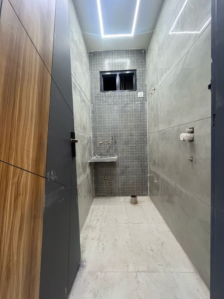 Bathroom, dwarka mor 3 Bedroom 810 Sq.Ft. Builder Floor In Dwarka Mor Delhi 8414273