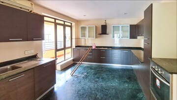 Kitchen in 4 BHK Apartment at Central Park I, Sector 42 – for Rent
