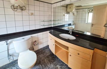 Kitchen in 4 BHK Apartment at Central Park I, Sector 42 – for Rent