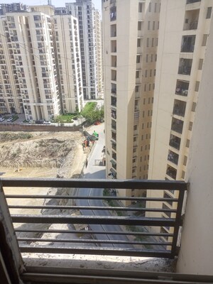 Staircase in 3 BHK Apartment at Jaypee Greens Kosmos, Sector 134 – for Sale