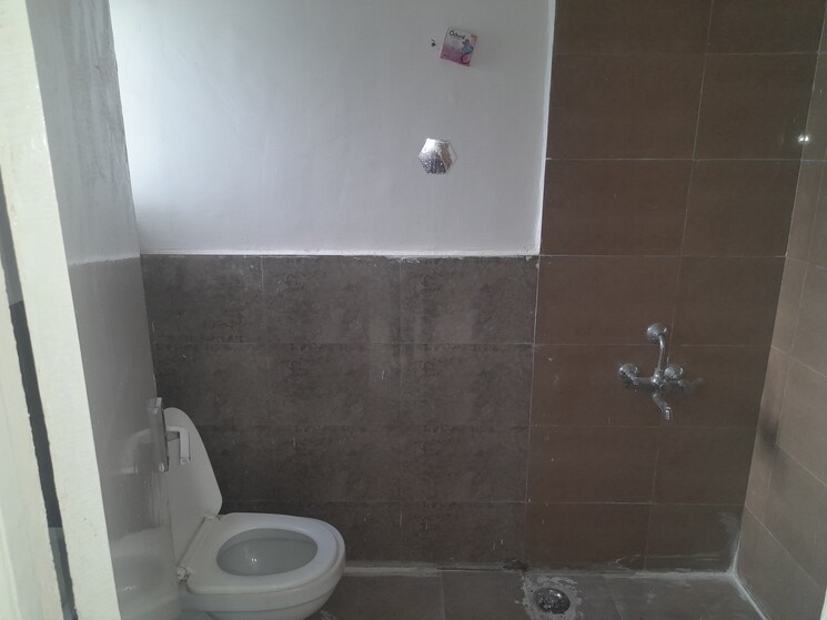 Bathroom, suncity-avenue-76 2 Bedroom 735 Sq.Ft. Apartment In Sector 76 Gurgaon 8414299