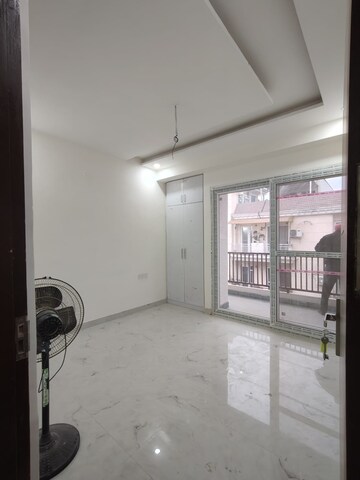 Room in 3 BHK Apartment at Gmada Aerocity – for Rent