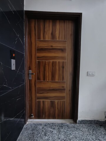 Furnished Amenities in 3 BHK Apartment at Gmada Aerocity – for Rent