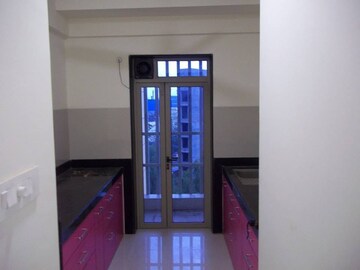 Room in 2 BHK Apartment at Lodha Grandezza, Wagle Industrial Estate – for Rent